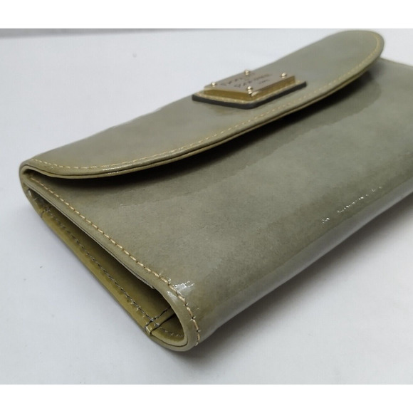 Dooney & Bourke Gray Patent Leather Checkbook Credit Card Trifold Wallet - Picture 7 of 16